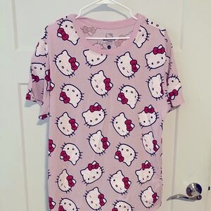 SZ 2X NWOT Sanrio Hello Kitty T-shirt